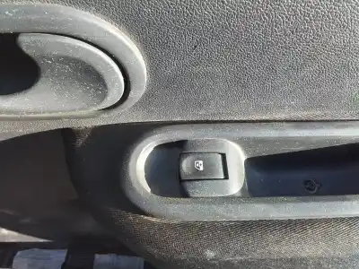 Pezzo di ricambio per auto di seconda mano Interruttore Alzacristalli Anteriore Destro per RENAULT CLIO III K9K 67 Riferimenti OEM IAM   