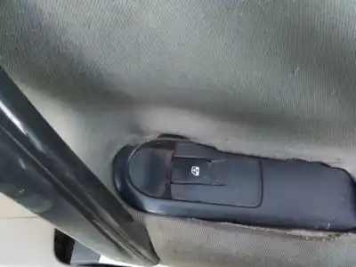 Pièce détachée automobile d'occasion COMMANDE DE LÈVE VITRE AVANT DROIT pour RENAULT SCENIC II  Références OEM IAM   