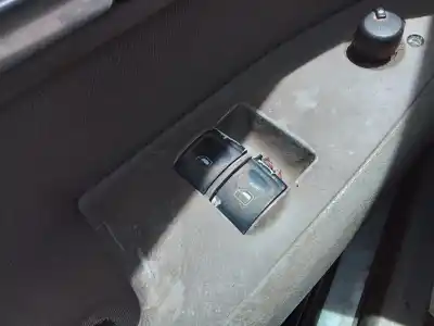 Автозапчастина б/у  для AUDI A4 B7 (8EC)  Посилання на OEM IAM   