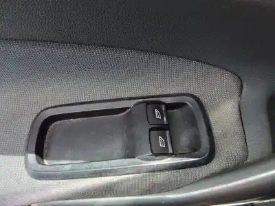 Recambio de automóvil de segunda mano de MANDO ELEVALUNAS DELANTERO IZQUIERDO para FORD FIESTA  referencias OEM IAM   