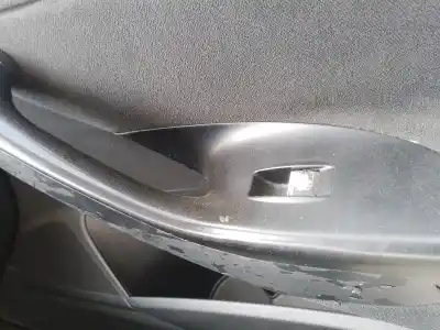 Recambio de automóvil de segunda mano de MANDO ELEVALUNAS DELANTERO DERECHO para VOLKSWAGEN PASSAT B6 (3C2)  referencias OEM IAM   