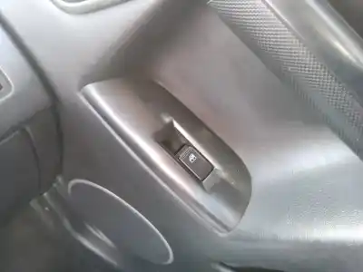 Second-hand car spare part RIGHT FRONT POWER WINDOW SWITCH for HYUNDAI COUPE (GK)  OEM IAM references   