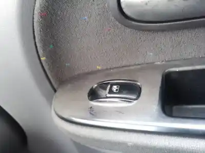 Peça sobressalente para automóvel em segunda mão botão / interruptor elevador vidro dianteiro direito por hyundai trajet (fo) 2.0 crdi gls referências oem iam 