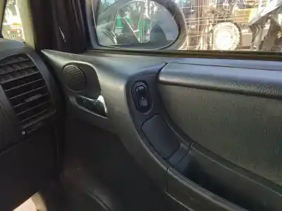Peça sobressalente para automóvel em segunda mão BOTÃO / INTERRUPTOR ELEVADOR VIDRO DIANTEIRO DIREITO por OPEL ZAFIRA A  Referências OEM IAM   