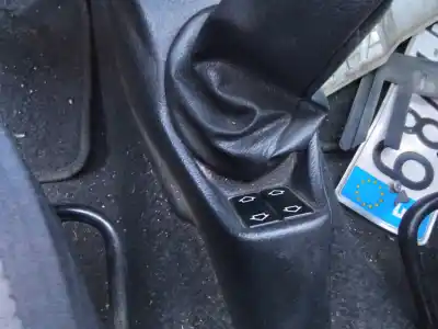 Pièce détachée automobile d'occasion COMMANDE DE LÈVE VITRE AVANT DROIT pour CITROEN SAXO  Références OEM IAM   