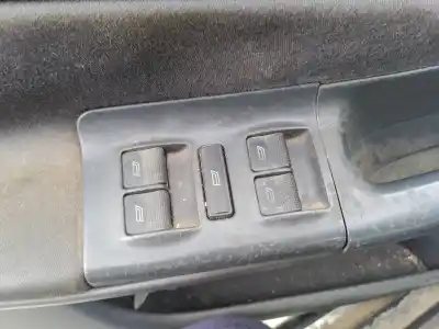 Автозапчасти б/у выключатель левого переднего окна за AUDI A4 B5 (8D2) 1.9 TDI ссылки OEM IAM   
