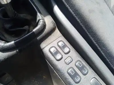 Recambio de automóvil de segunda mano de MANDO ELEVALUNAS DELANTERO DERECHO para MERCEDES-BENZ VANEO (414) 1.6 (414.700) referencias OEM IAM   