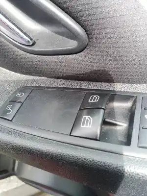 Recambio de automóvil de segunda mano de MANDO ELEVALUNAS DELANTERO IZQUIERDO para MERCEDES-BENZ CLASE A (W169) A 160 CDI (169.006, 169.306) referencias OEM IAM   