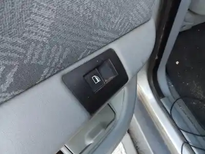 Peça sobressalente para automóvel em segunda mão Botão / Interruptor Elevador Vidro Traseiro Esquerdo por BMW X5 (E53) 3.0 D Referências OEM IAM   