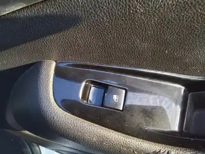 Pièce détachée automobile d'occasion COMMANDE DE LÈVE VITRE ARRIÈRE DROIT pour CHEVROLET ORLANDO  Références OEM IAM   