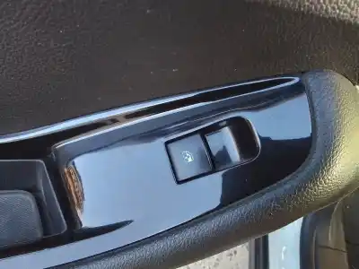 Pièce détachée automobile d'occasion COMMANDE DE LÈVE VITRE ARRIÈRE GAUCHE pour CHEVROLET ORLANDO  Références OEM IAM   