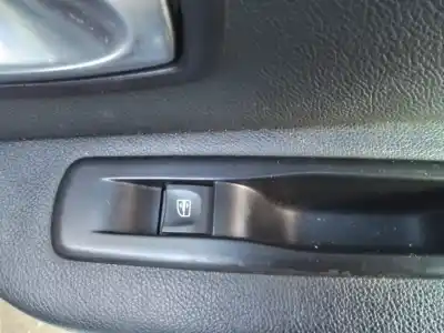 Peça sobressalente para automóvel em segunda mão botão / interruptor elevador vidro traseiro direito por renault fluence k9k j8 referências oem iam 