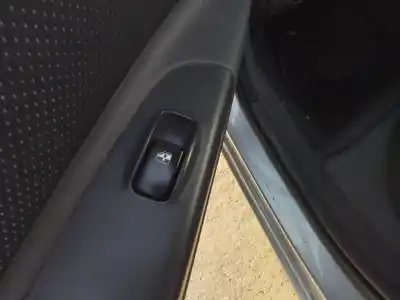 Piesă de schimb auto la mâna a doua panou comanda geamuri electrice spate stanga pentru kia rio (jb) g4ee referințe oem iam 