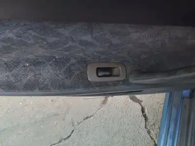 Peça sobressalente para automóvel em segunda mão BOTÃO / INTERRUPTOR ELEVADOR VIDRO TRASEIRO ESQUERDO por DAEWOO NUBIRA BERLINA SE Referências OEM IAM   