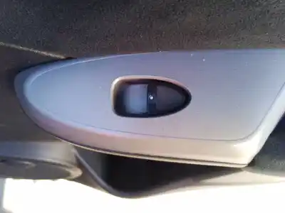 Peça sobressalente para automóvel em segunda mão BOTÃO / INTERRUPTOR ELEVADOR VIDRO TRASEIRO DIREITO por HONDA CIVIC VIII SEDÁN (FD, FA) 1.8 (FD1, FD7) Referências OEM IAM   