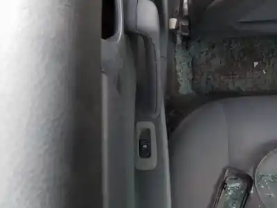 Peça sobressalente para automóvel em segunda mão BOTÃO / INTERRUPTOR ELEVADOR VIDRO TRASEIRO ESQUERDO por CHEVROLET NUBIRA BERLINA SE Referências OEM IAM   
