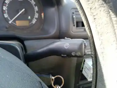 Peça sobressalente para automóvel em segunda mão COMUTADOR DE LIMPA VIDROS por SKODA OCTAVIA BERLINA (1U2) Tour Referências OEM IAM 4B0953503H  