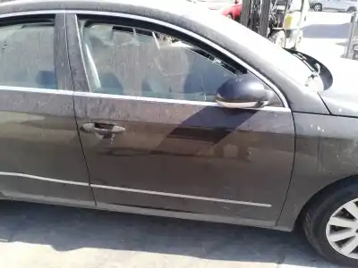Recambio de automóvil de segunda mano de PUERTA DELANTERA DERECHA para VOLKSWAGEN PASSAT B6 (3C2)  referencias OEM IAM   