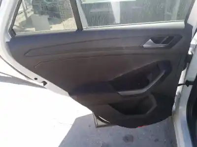 Автозапчасти б/у ОБИВКА ЗАДНЕЙ ЛЕВОЙ ДВЕРИ за VOLKSWAGEN TROC D11 BASIS ссылки OEM IAM 2GA867211B  