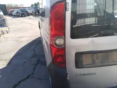 Pezzo di ricambio per auto di seconda mano lampada posteriore sinistra per opel combo 1.7 d riferimenti oem iam 