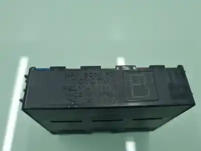 Pezzo di ricambio per auto di seconda mano scatola relè/fusibili per lexus is200 (ds2/is2) 220d riferimenti oem iam 8921153020  