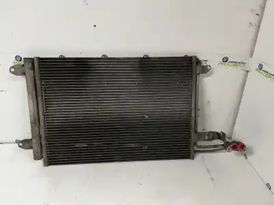 Recambio de automóvil de segunda mano de CONDENSADOR / RADIADOR AIRE ACONDICIONADO para VOLKSWAGEN GOLF VI (5K1)  referencias OEM IAM 1K0820411N  