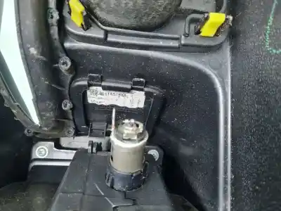 Автозапчастина б/у центральний подлокник для mitsubishi l 200 (ka0/kb0) inform doppelkabine 4wd посилання на oem iam 8011a518xa  