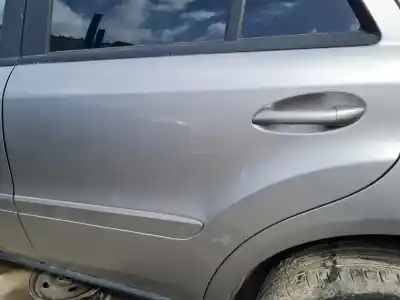 Recambio de automóvil de segunda mano de PUERTA TRASERA IZQUIERDA para MERCEDES CLASE M (W164)  referencias OEM IAM   