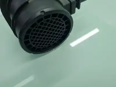 Автозапчастина б/у витратомір повітря для KIA CEED Emotion 116 CV / 85 KW Посилання на OEM IAM 281642A401  