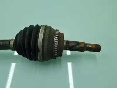 Автозапчастина б/у передня ліва трансмісія для toyota rav 4 (a2) 2.0 d-4d executive 4x4 (2003->) посилання на oem iam da84l  