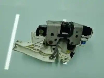 Автозапчасти б/у замок левой передней двери за jeep compass ii limited 4x2 ссылки oem iam p68211097ab  