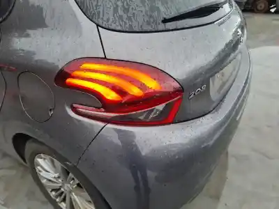 Автозапчасти б/у ЛЕВЫЙ ЗАДНИЙ ФОНАРЬ за PEUGEOT 208 (P2)  ссылки OEM IAM 9825601280  