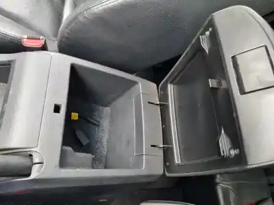 Автозапчастина б/у центральний подлокник для ssangyong actyon 200 xdi посилання на oem iam 