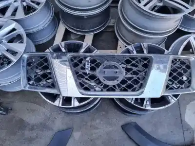 Second-hand car spare part front grille for nissan navara pick-up (d40m) doble cab le 4x4 oem iam references   
