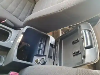 Автозапчасти б/у центральный подлокотник за nissan navara pick-up (d40m) doble cab le 4x4 ссылки oem iam   