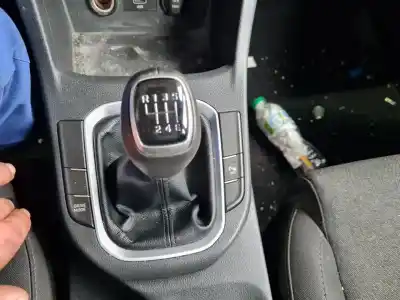 Peça sobressalente para automóvel em segunda mão BOTÃO DA ALAVANCA DE VELOCIDADES por HYUNDAI I30 (PD)  Referências OEM IAM   