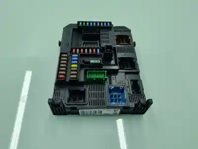 Pezzo di ricambio per auto di seconda mano scatola relè/fusibili per peugeot 308 sw active riferimenti oem iam 9807054180