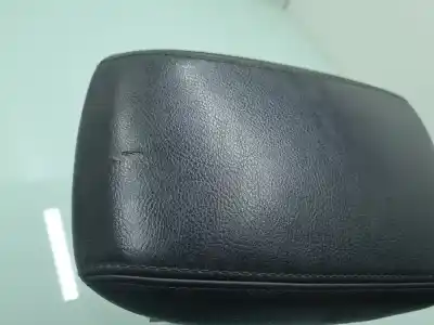 Автозапчастина б/у ЦЕНТРАЛЬНИЙ ПОДЛОКНИК для FORD FOCUS LIM. (CB8)  Посилання на OEM IAM F1EBA045C74  