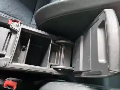 Автозапчастина б/у центральний подлокник для seat leon st (5f8) 1.6 tdi посилання на oem iam 
