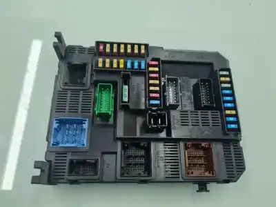 Piesă de schimb auto la mâna a doua panou siguranțe pentru peugeot 208 1.0 vti referințe oem iam 9807531680