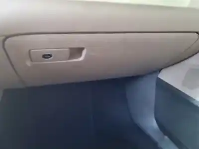 Автозапчасти б/у бардачок за volkswagen passat b6 variant (3c5) 2.0 tdi 16v ссылки oem iam 