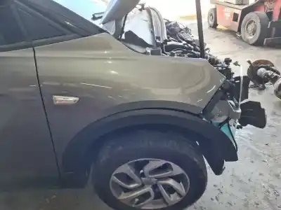 Автозапчасти б/у переднее правое крыло за opel crossland x business elegance 130 cv / 96 kw ссылки oem iam 