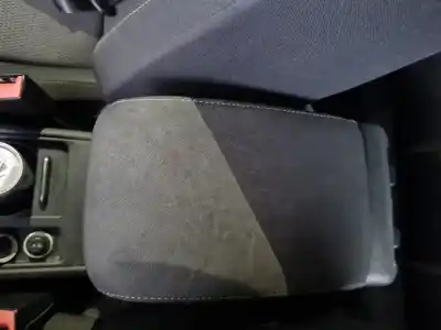 Recambio de automóvil de segunda mano de apoyabrazos central para vw golf vii (5g1, bq1, be1, be2) 1.6 tdi referencias oem iam   