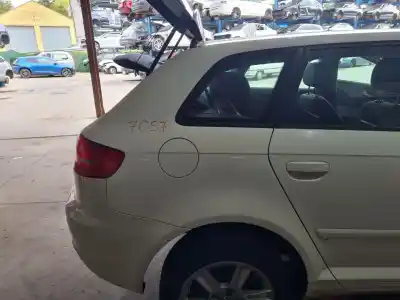 Автозапчасти б/у заднее правое крыло (обрезано) за audi a3 (8p) 1.6 tdi ambiente ссылки oem iam 