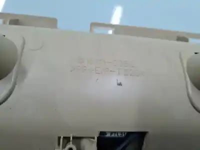 Автозапчастина б/у внутрішне світло для lexus gs (gs/us/ws19) 450 h посилання на oem iam 1d153009g  