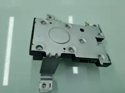 İkinci el araba yedek parçası  için AUDI A3 SPORTBACK (8P)  OEM IAM referansları 8P4035225  