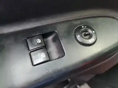 Автозапчасти б/у выключатель левого переднего окна за kia ceed active 116 cv / 85 kw ссылки oem iam 