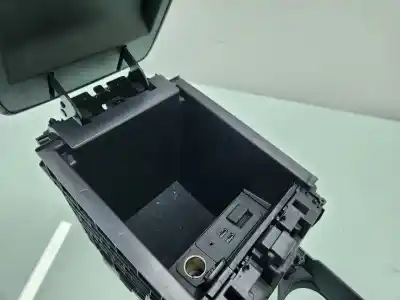 Pezzo di ricambio per auto di seconda mano bracciolo centrale per mazda cx-5 sports-line awd 160 cv / 118 kw riferimenti oem iam   