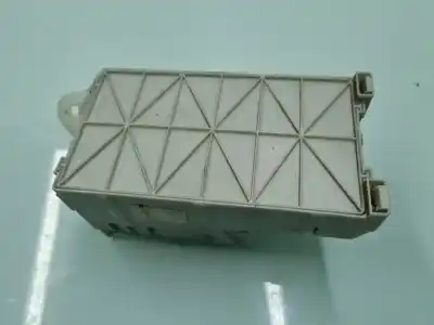 Автозапчасти б/у блок реле/предохранителей за toyota rav 4 (a2) 2.0 d-4d executive 4x4 (2003->) ссылки oem iam 8273342081  