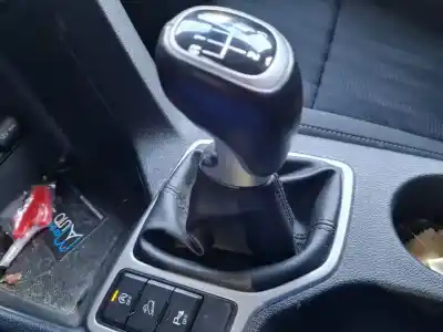 Pezzo di ricambio per auto di seconda mano pomello della leva del cambio per kia sportage iv (ql, qle) 1.7 crdi riferimenti oem iam   
